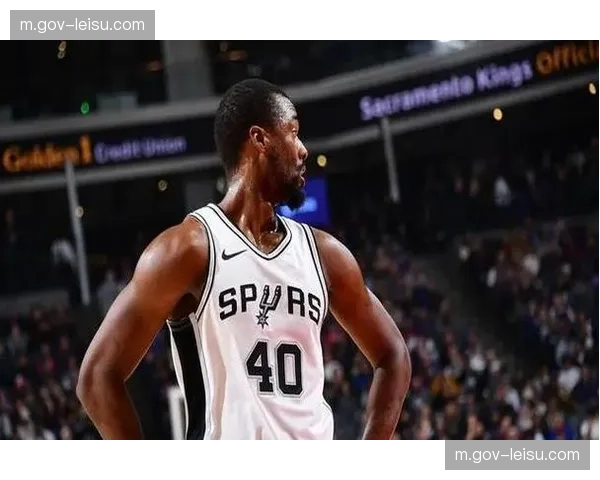 马刺近15场进攻效率117.9高居第三 文班亚马福克斯巴恩斯组合均衡 马刺近15场进攻效率117.9高居第三 文班亚马福克斯巴恩斯组合均衡